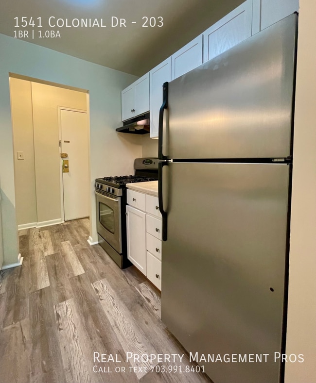 property at 1541 Colonial Dr