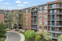 RiverPlace Condominiums in Naperville, IL - Building Photo - Building Photo