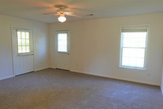 206 River Oaks Cir in Piedmont, SC - Building Photo - Building Photo