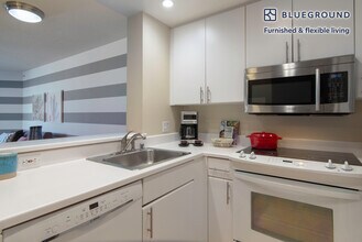 240 Lombard St in San Francisco, CA - Building Photo - Building Photo