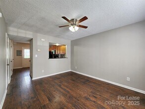 268 Circle R Rd in Concord, NC - Foto de edificio - Building Photo