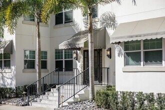 Bay Villa Place in Tampa, FL - Building Photo - Building Photo