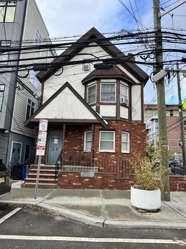 268 St Pauls Ave