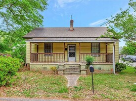 402 Hayes St in Anderson, SC - Building Photo