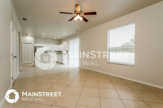 663 Chavers St E in Lehigh Acres, FL - Building Photo - Building Photo