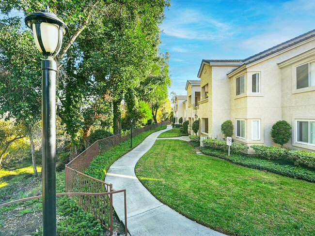 Elan Riveralk in Escondido, CA - Foto de edificio - Building Photo