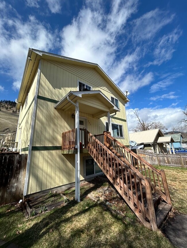 348 Speedway Ave