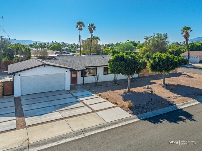 2600 N Chuperosa Rd in Palm Springs, CA - Foto de edificio - Building Photo