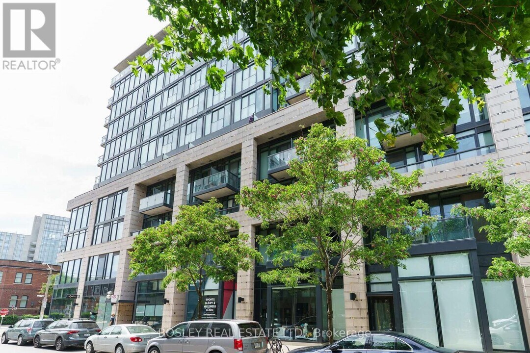 8-228 Dovercourt Rd in Toronto, ON - Building Photo