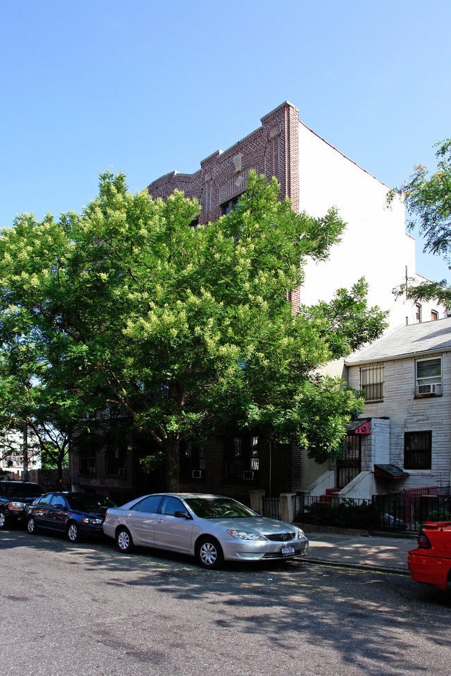 177 16th St in Brooklyn, NY - Foto de edificio - Building Photo