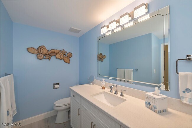 5809 Glencove Dr in Naples, FL - Building Photo - Building Photo