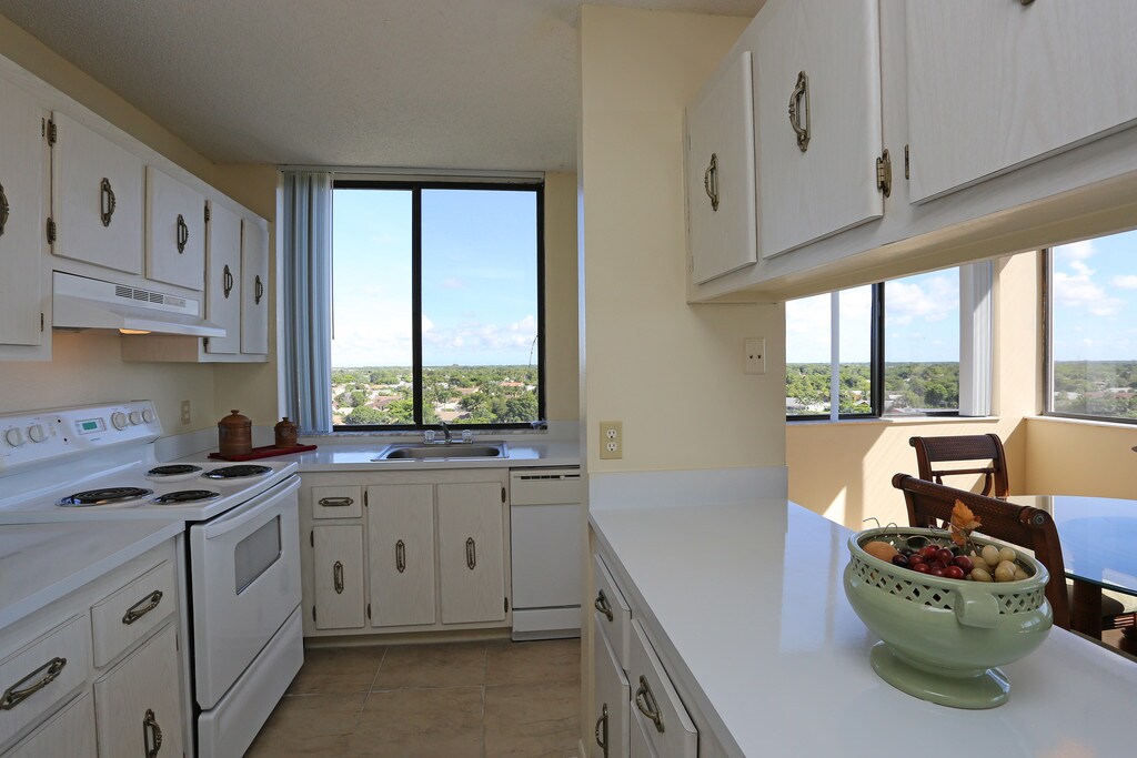 The Fairways of Inverrary Apartments in Lauderhill, FL