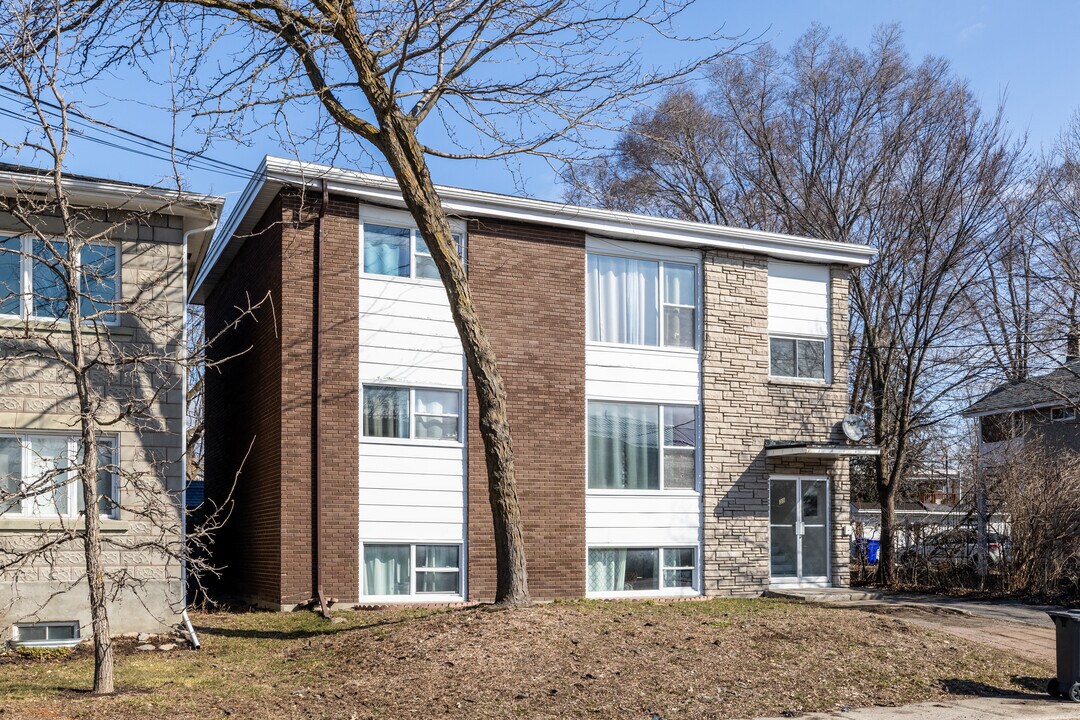 38 Lavigne St in Gatineau, QC - Building Photo