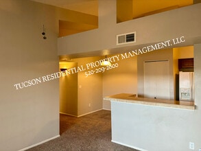 2194 N Pantano Rd in Tucson, AZ - Building Photo - Building Photo