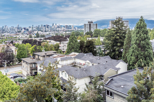 Antkiw Court in Vancouver, BC - Building Photo - Building Photo