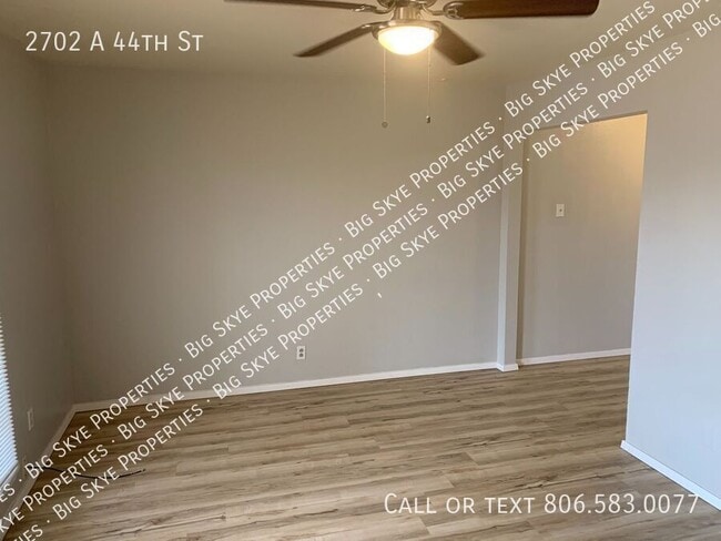 2702 44th St in Lubbock, TX - Foto de edificio - Building Photo