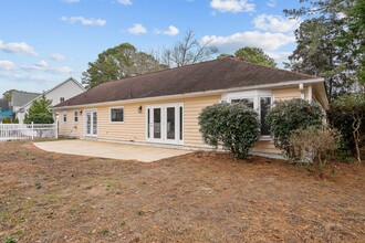 320 Embassy Cir in Wilmington, NC - Foto de edificio - Building Photo