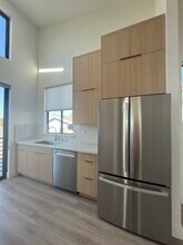8655 Higuera St, Unit B in Culver City, CA - Foto de edificio - Building Photo