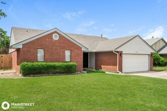 10508 NW 40th St in Yukon, OK - Building Photo - Building Photo