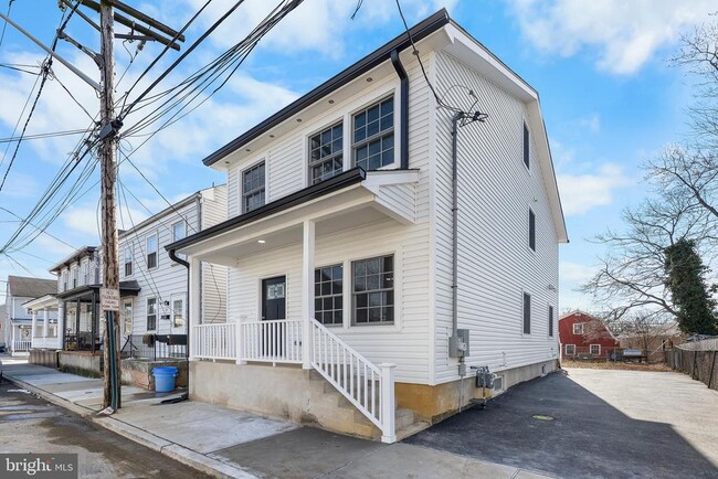 32 West St in Bordentown, NJ - Building Photo - Building Photo