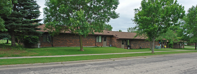 Oak Grove Apartments in Horicon, WI - Building Photo - Building Photo