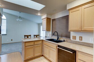 2360 SW Vista Park Dr in Oak Harbor, WA - Building Photo - Building Photo