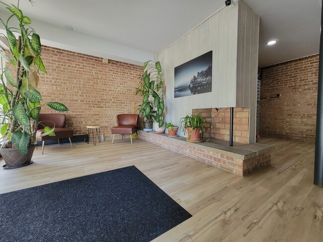 810 E Shady Way in Arlington Heights, IL - Building Photo - Building Photo