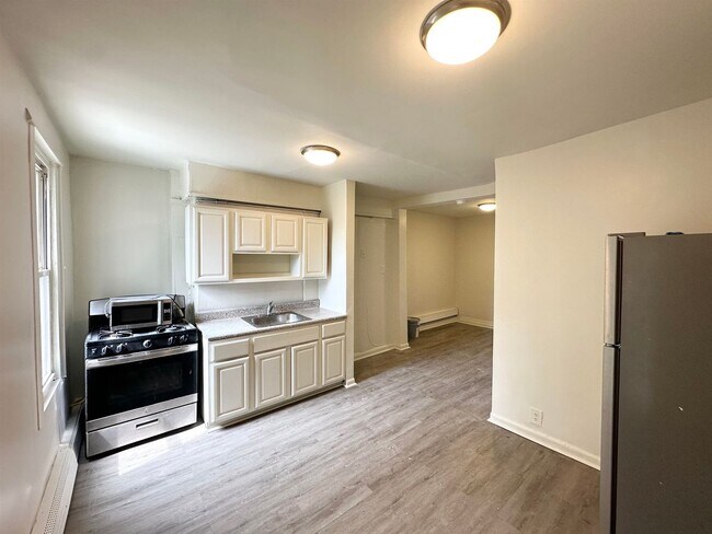 144 Van Horne St in Jersey City, NJ - Building Photo - Building Photo