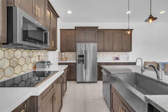 865 SW 113th Ln in Pembroke Pines, FL - Building Photo - Building Photo