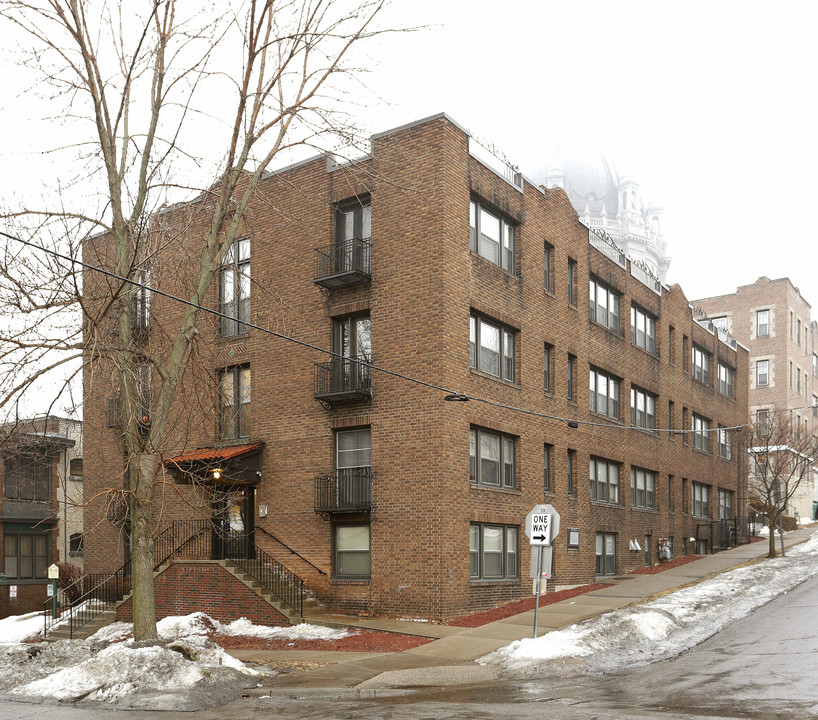 Ramsey Hill Apartments in St. Paul, MN - Building Photo