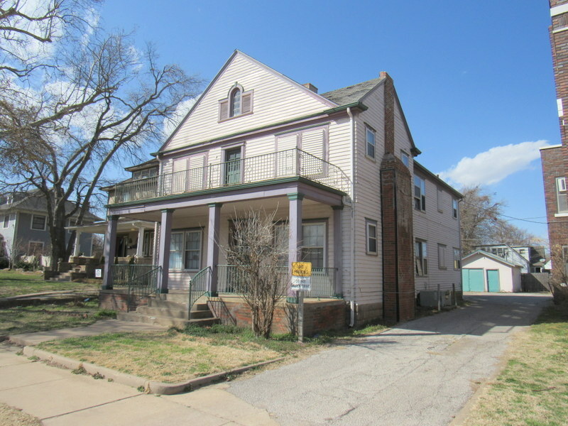 310 W Elm Ave in Enid, OK - Building Photo