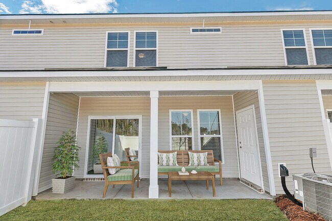 Haven at the Highlands in Savannah, GA - Building Photo - Building Photo