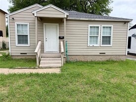 2303 Deer Path Dr in Dallas, TX - Building Photo