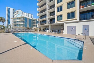 111 W Beach Blvd in Gulf Shores, AL - Building Photo - Building Photo