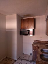 2558 Congress St in Ft. Myers, FL - Building Photo - Building Photo