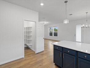 8218 Leisure Pt Dr in Cypress, TX - Foto de edificio - Building Photo