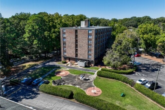 Wedgwood Apartments in Raleigh, NC - Foto de edificio - Building Photo
