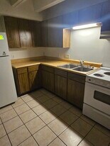 5804 Circulo Dr, Unit 4-L in Lago Vista, TX - Building Photo