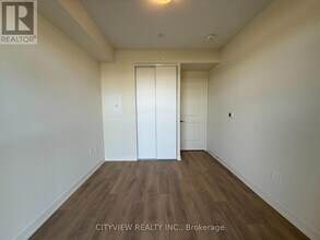 38 Annie Craig Dr in Toronto, ON - Building Photo - Building Photo