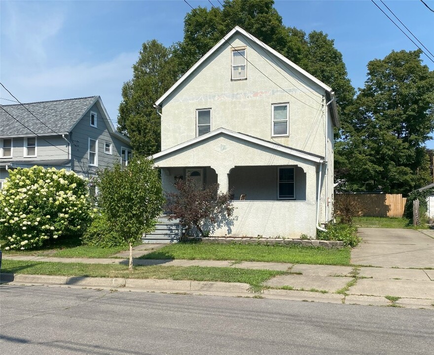 33 Hayes St in Binghamton, NY - Building Photo