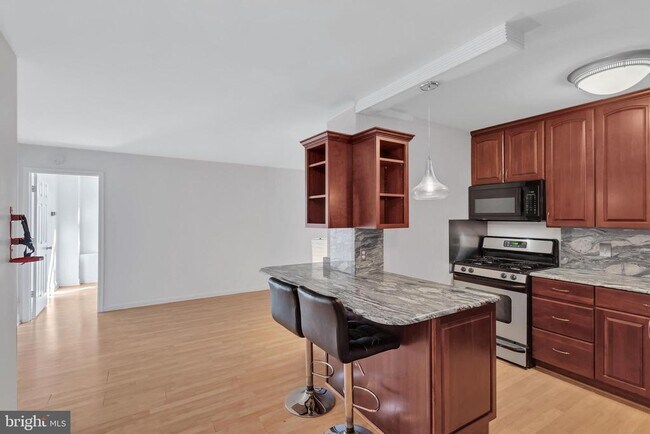 2401 H St NW in Washington, DC - Foto de edificio - Building Photo