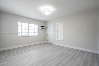 2416 Flamingo Dr in Miami Beach, FL - Building Photo - Building Photo