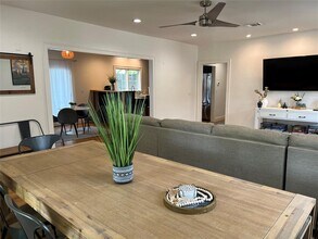 1314 Bob Harrison St in Austin, TX - Building Photo - Building Photo