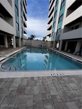 4803 Sunset Ct in Cape Coral, FL - Foto de edificio - Building Photo