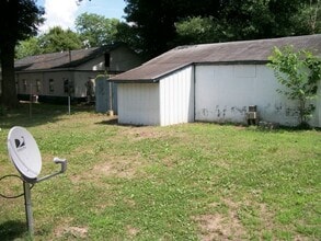 202 E Carrol St in Cherryville, NC - Building Photo - Building Photo