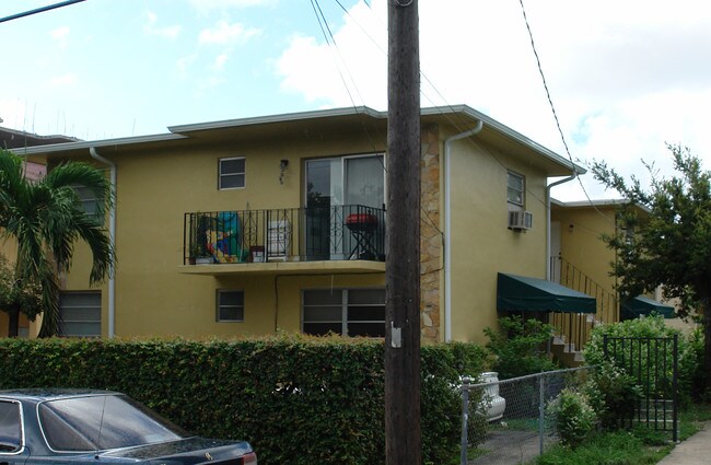 1830 SW 5th St in Miami, FL - Building Photo - Building Photo