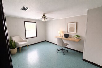 28 Deerwood Park in Centralia, IL - Foto de edificio - Building Photo