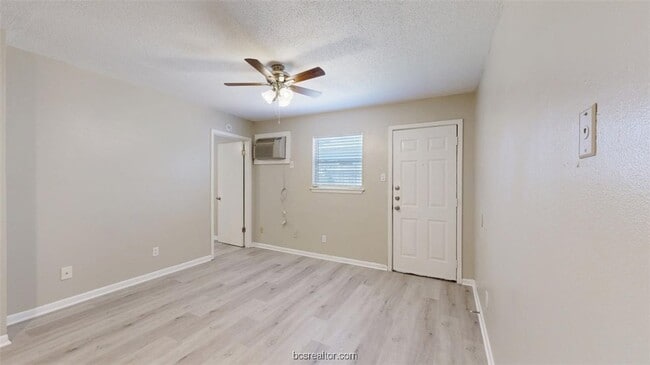 500 Foch St, Unit 10 in Bryan, TX - Building Photo - Building Photo