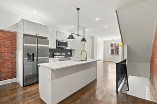 2434 N 33rd St in Philadelphia, PA - Building Photo