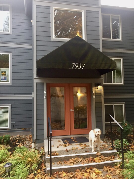 7937 SW 40th Ave in Portland, OR - Building Photo